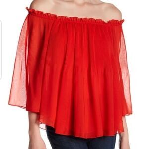 ‎Romeo & Julie Red Chiffon Accordion Style Top L